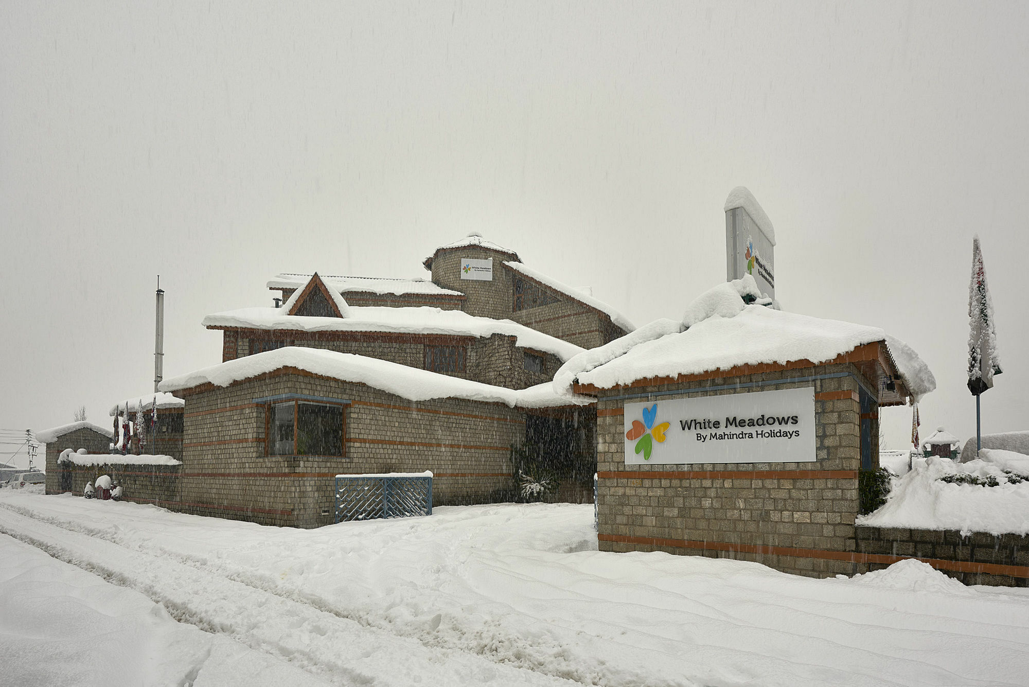 Club Mahindra White Meadows Ξενοδοχείο Manāli Εξωτερικό φωτογραφία